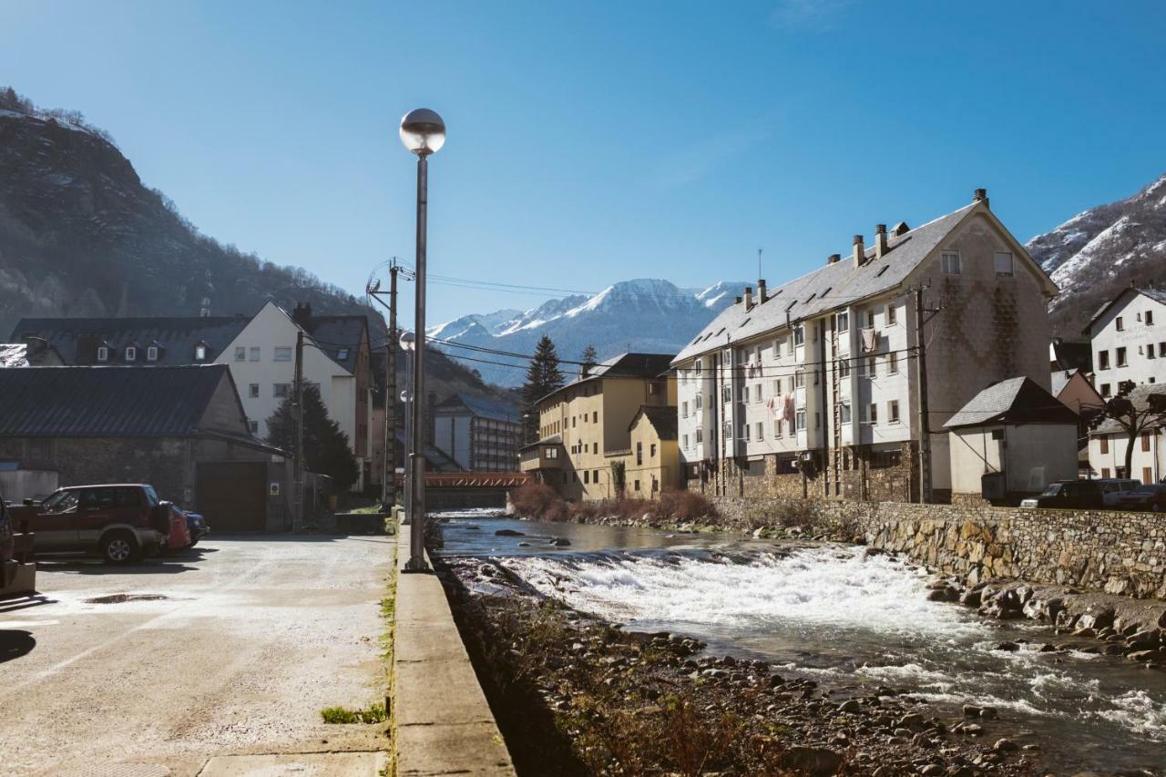 Apartamento Garona Les Esterno foto